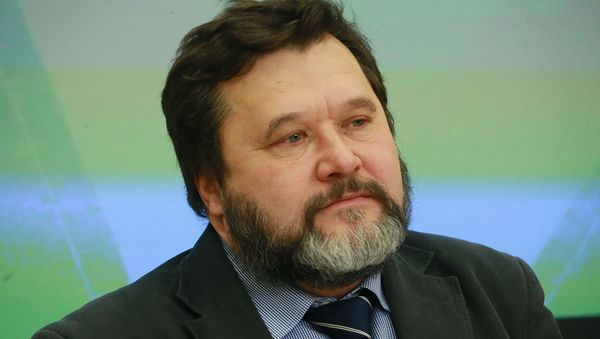 Александр Крылов во время видеомоста Начало нового политического цикла в Армении: ожидания армянского общества от новой власти (22 января 2019). Москвa - Sputnik Армения