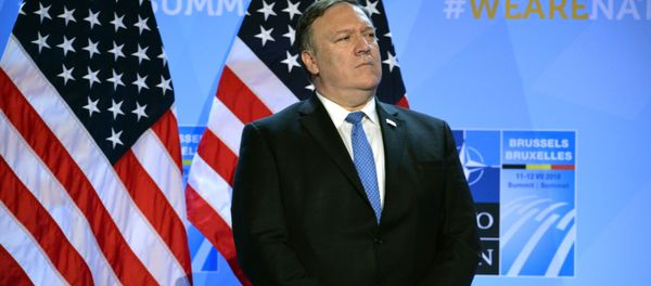 Госсекретарь США Майк Помпео во время пресс-конференции президента США в рамках саммита глав государств и глав правительств стран-участниц НАТО (12 июля 2018). Брюссель Госсекретарь США Майк Помпео во время пресс-конференции президента США в рамках саммита глав государств и глав правительств стран-участниц НАТО (12 июля 2018). Брюссель - Sputnik Армения