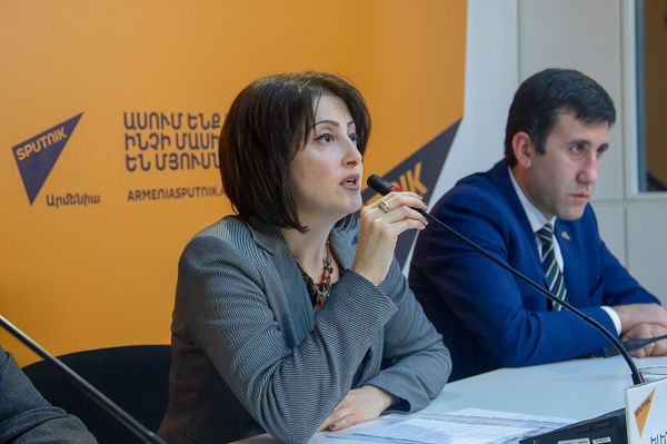 «Մհեր Ենոքյանը հրեշ է». Աղաջանովների ընտանիքը հանդիպում է պահանջում Փաշինյանից - Sputnik Արմենիա