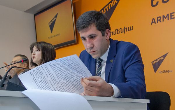 Пресс-конференция по вопросу возможного помилования Мгера Енокяна (24 января 2019). Еревaн Пресс-конференция по вопросу возможного помилования Мгера Енокяна (24 января 2019). Еревaн - Sputnik Армения