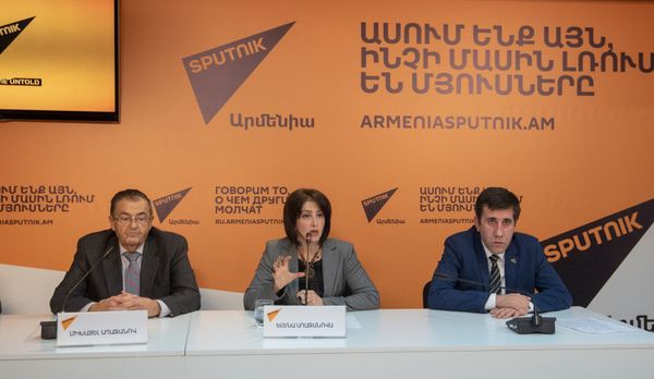 «Մհեր Ենոքյանը հրեշ է». Աղաջանովների ընտանիքը հանդիպում է պահանջում Փաշինյանից - Sputnik Արմենիա