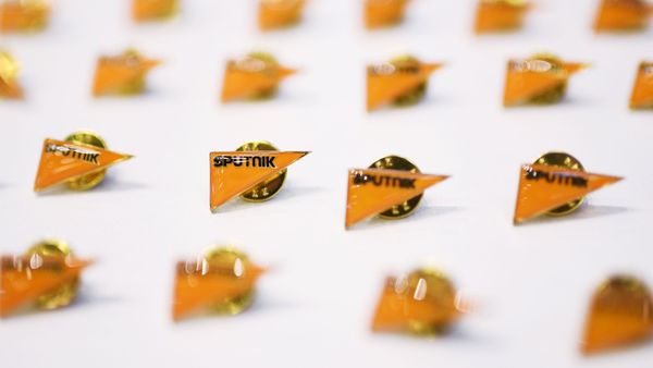 Значки с логотипом Sputnik - Sputnik Армения