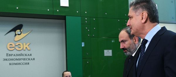 Премьер-министр Армении Никол Пашинян и председатель коллегии Евразийской экономической комиссии Тигран Саркисян в штаб-квартире ЕЭК (25 января 2019). Москвa - Sputnik Արմենիա