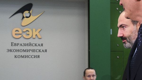 Премьер-министр Армении Никол Пашинян в штаб-квартире ЕЭК (25 января 2019). Москвa - Sputnik Армения
