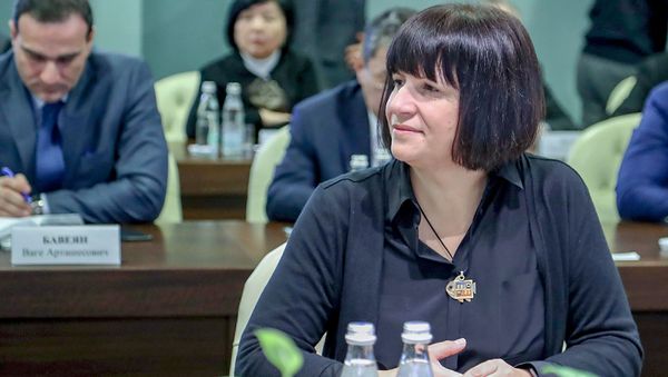 Член Коллегии (Министр) ЕАЭС Карине Минасян во время выступления Никола Пашиняна в штаб-квартире ЕЭК (25 января 2019). Москвa - Sputnik Армения