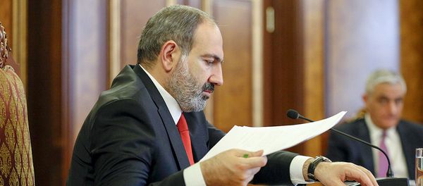 Премьер-министр Армении Никол Пашинян во время совещания с экономическим блоком правительства (26 января 2019). Еревaн Премьер-министр Армении Никол Пашинян во время совещания с экономическим блоком правительства (26 января 2019). Еревaн - Sputnik Արմենիա