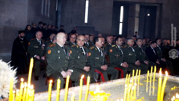 По случаю Дня армии в Первопрестольном Святом Эчмиадзине была отслужена Божественная Литургия (27 января 2019). Эчмиадзин - Sputnik Արմենիա