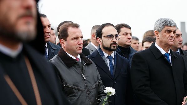 Церемония возложения цветов в пантеоне Ераблур (28 января 2019). Еревaн Церемония возложения цветов в пантеоне Ераблур (28 января 2019). Еревaн - Sputnik Армения