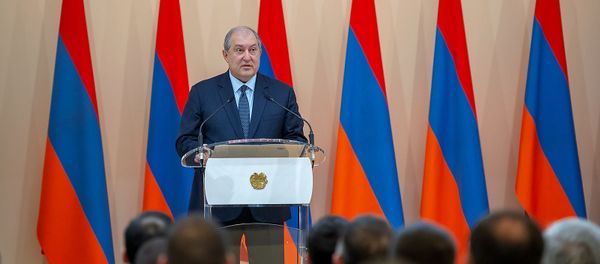 Президент Армен Саркисян во время церемонии награждения военнослужащих (28 января 2019). Еревaн Президент Армен Саркисян во время церемонии награждения военнослужащих (28 января 2019). Еревaн - Sputnik Армения