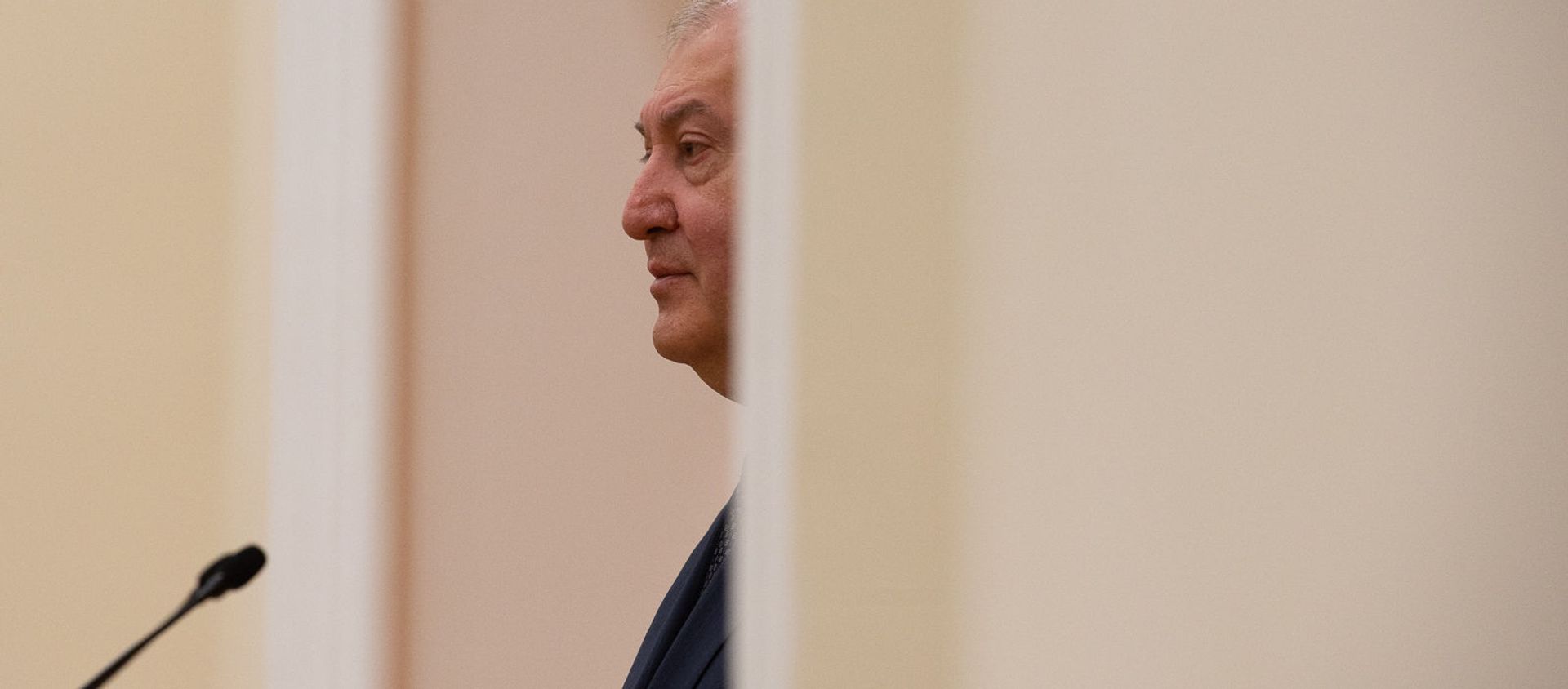 Президент Армен Саркисян во время церемонии награждения военнослужащих (28 января 2019). Еревaн Президент Армен Саркисян во время церемонии награждения военнослужащих (28 января 2019). Еревaн - Sputnik Армения, 1920, 17.07.2021
