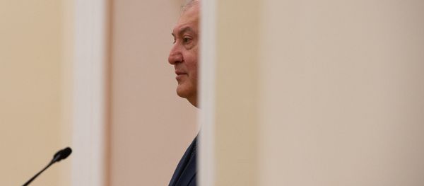 Президент Армен Саркисян во время церемонии награждения военнослужащих (28 января 2019). Еревaн - Sputnik Արմենիա