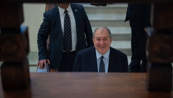 Президент Армен Саркисян во время церемонии награждения военнослужащих (28 января 2019). Еревaн - Sputnik Արմենիա
