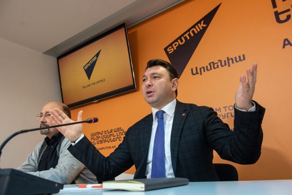 Эдуард Шармазанов на пресс-конференции в пресс-центре Sputnik Армения (29 января 2019). Еревaн - Sputnik Армения