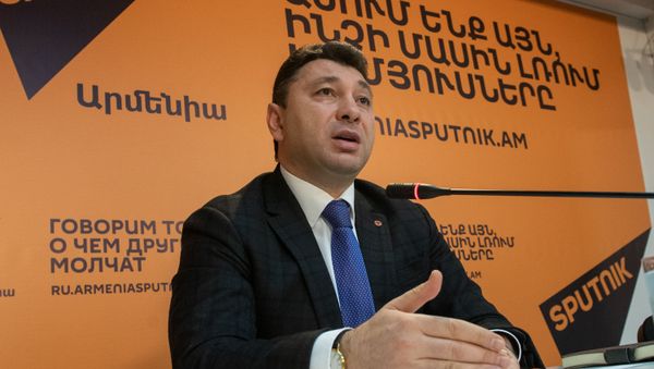 Էդուարդ Շարմազանովի ասուլիսը. «Հայաստանի քաղաքական գործընթացների վերլուծությունը» - Sputnik Արմենիա