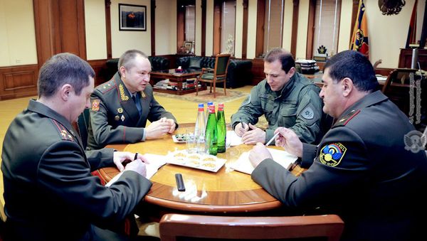 Министр обороны Давид Тоноян принял новоназначенного заместителя командира ЮВО, генерал-лейтенанта Алексея Авдеева и военного атташе посольства России, полковника Андрея Грищука (29 января 2019). Еревaн - Sputnik Армения