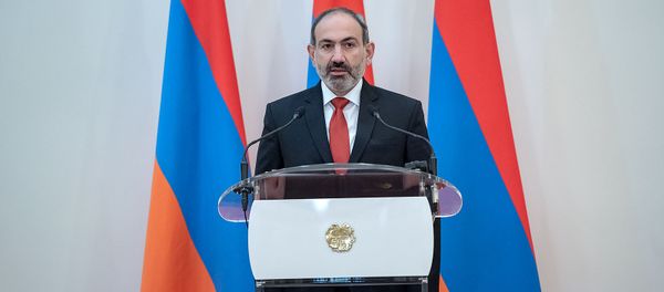 Премьер-министр Армении Никол Пашинян во время принятия присяги (30 января 2019). Еревaн - Sputnik Արմենիա