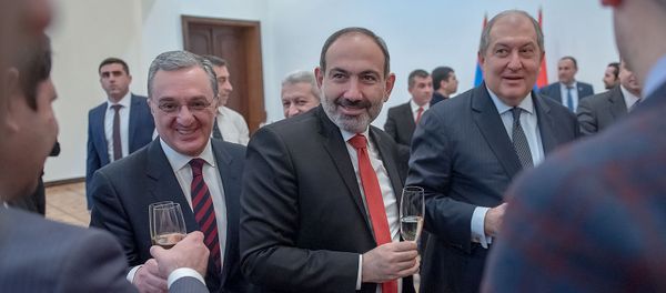 Члены правительства после принятия присяги в резиденции президента Армении (30 января 2019). Еревaн - Sputnik Армения