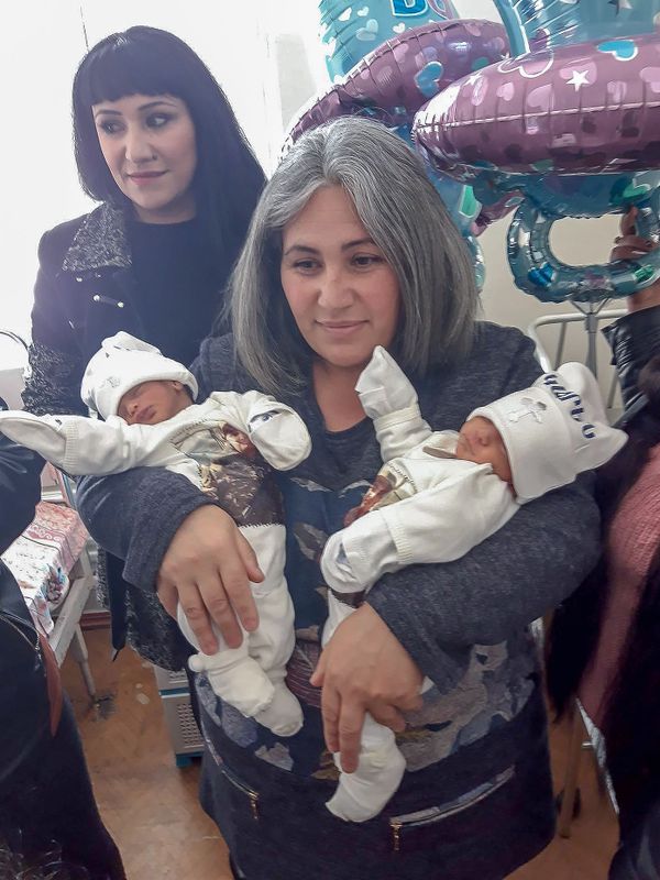 «Կարէնը երբեք չեմ մոռնար». որդիին մահէն ետք մայրը երկուորեակ տղաներ լոյս աշխարհ բերաւ - Sputnik Արմենիա