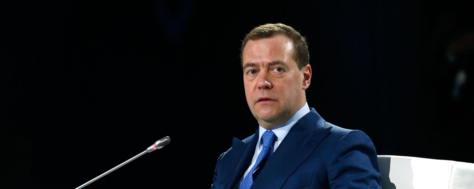 Премьер-министр России Дмитрий Медведев на пленарной сессии форума Цифровая повестка в эпоху глобализации 2.0. Инновационная экосистема Евразии (1 февраля 2019). Алма-Ата Премьер-министр России Дмитрий Медведев на пленарной сессии форума Цифровая повестка в эпоху глобализации 2.0. Инновационная экосистема Евразии (1 февраля 2019). Алма-Ата - Sputnik Армения, 1920, 18.03.2021