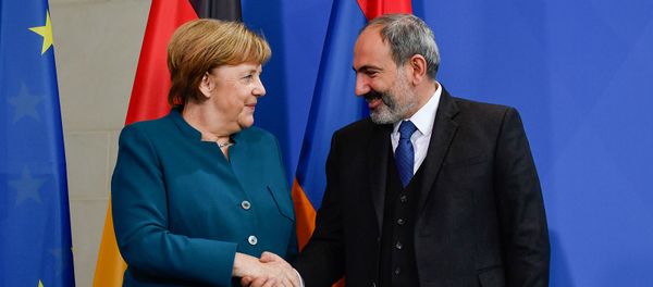 Премьер-министр Армении Никол Пашинян и канцлер Германии Ангела Меркель после совместной пресс-конференции в канцелярии (1 февраля 2019). Берлин - Sputnik Արմենիա
