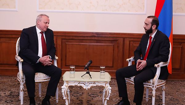Спикер парламента Арарат Мирзоян принял чрезвычайного и полномочного посла РФ в РА Сергея Копыркина (1 февраля 2019). Еревaн - Sputnik Արմենիա