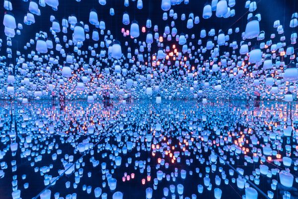 Снимок Forest of Resonating Lamps японского фотографа Yukihito Ono, вошедший в шорт-лист конкурса 2019 Sony World Photography Awards в категории Travel  - Sputnik Армения