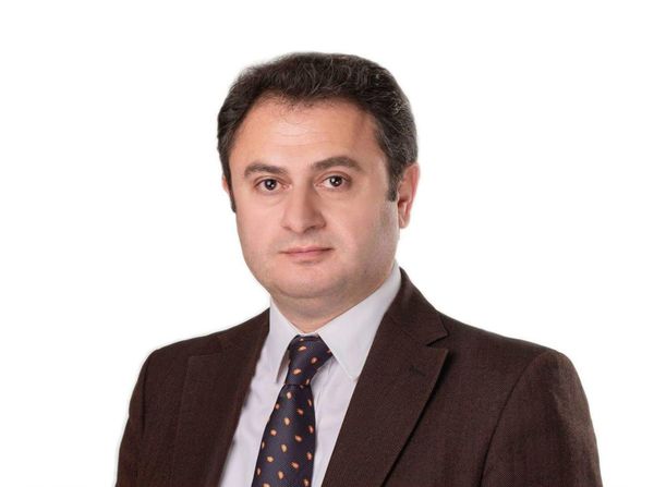 Ծնունդով տավուշցի մարզպետն ընտանիքով վերադառնում է հայրենի մարզ Ծնունդով տավուշցի մարզպետն ընտանիքով վերադառնում է հայրենի մարզ - Sputnik Արմենիա
