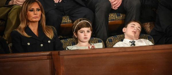 Меланья Трамп, Грейс Элин и 11-летний Джошуа Трамп, который заснул на выступлении президента США Дональда Трампа в Конгрессе (5 февраля 2019, Вашингтон) - Sputnik Армения
