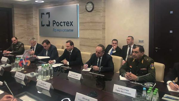 Министр обороны Армении Давид Тоноян встретился с главой Ростеха Сергеем Чемезовым (8 февраля 2019). Москвa - Sputnik Армения