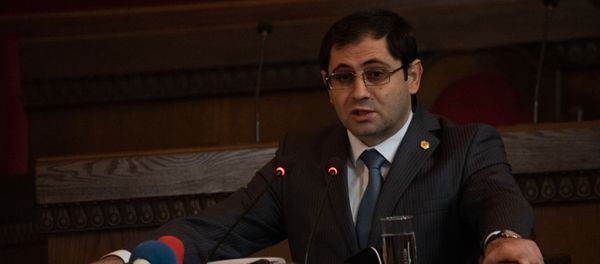 Министр территориального управления и развития Сурен Папикян на собрании председателей общин Армении (11 февраля 2019). Еревaн - Sputnik Արմենիա