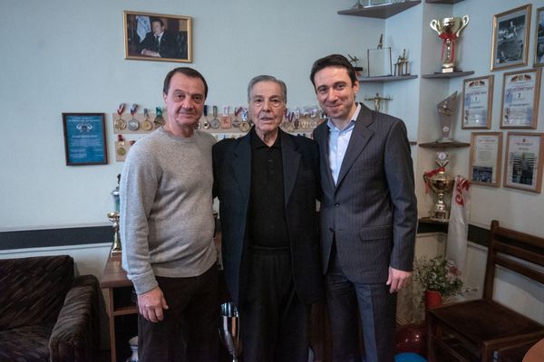 В 90 лет прыгать на батуте и не только: легенда спорта Альберт Азарян празднует юбилей - Sputnik Армения
