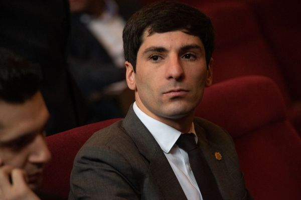 Губернатор Арарата помешал старосте села: Пашинян так и не узнал о проблеме Айгестана - Sputnik Армения