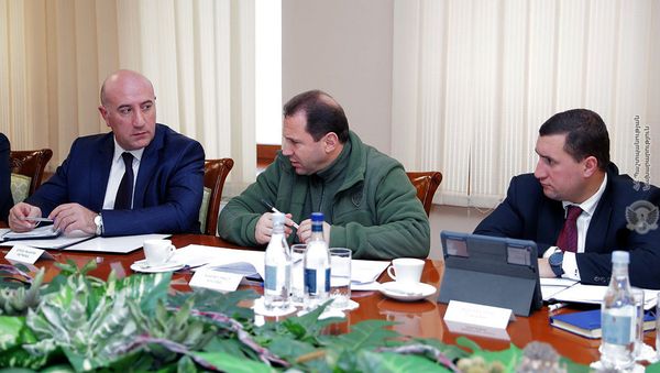 Первое заседание Комиссии по вопросам пленных, заложников и безвести пропавших во главе с министром обороны Давидом Тонояном (11 февраля 2019). Еревaн - Sputnik Արմենիա