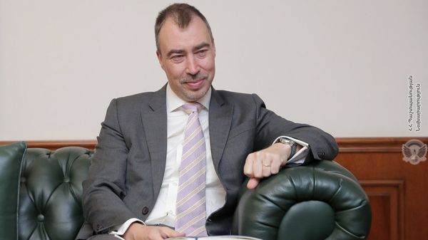 Спецпредставитель ЕС по Южному Кавказу и кризису в Грузии Тойво Клаар на встрече с министром обороны Армении Давидом Тонояном (11 февраля 2019). Еревaн - Sputnik Армения