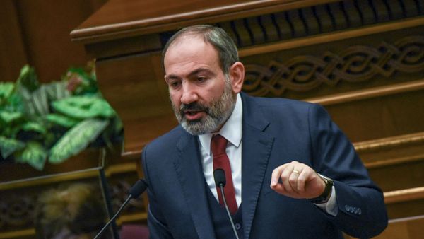 Премьер-министр Никол Пашинян на внеочередном заседании парламента Армении (12 февраля 2019). Еревaн Премьер-министр Никол Пашинян на внеочередном заседании парламента Армении (12 февраля 2019). Еревaн - Sputnik Армения