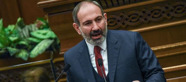 Премьер-министр Никол Пашинян на внеочередном заседании парламента Армении (12 февраля 2019). Еревaн - Sputnik Արմենիա