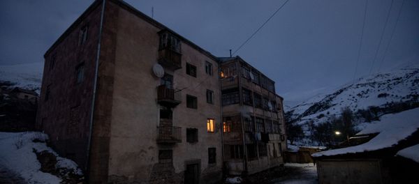 Здание в Дастакерте, Сюникская область - Sputnik Արմենիա