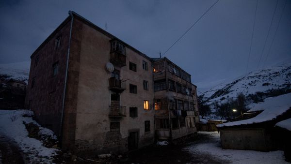 Здание в Дастакерте, Сюникская область Здание в Дастакерте, Сюникская область - Sputnik Արմենիա