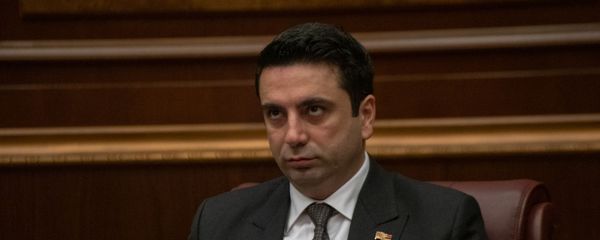Вице-спикер Ален Симонян на внеочередном заседании парламента Армении (12 февраля 2019). Еревaн - Sputnik Армения