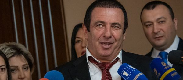 Руководитель фракции Процветающая Армения Гагик Царукян ответил на вопросы журналистов (12 февраля 2019). Еревaн - Sputnik Արմենիա