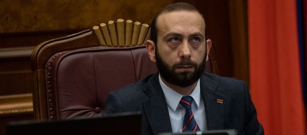 Спикер Национального Собрания Арарат Мирзоян на внеочередном заседании парламента Армении (12 февраля 2019). Еревaн Спикер Национального Собрания Арарат Мирзоян на внеочередном заседании парламента Армении (12 февраля 2019). Еревaн - Sputnik Армения