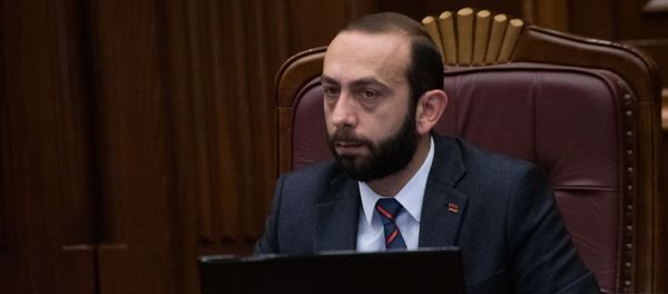 Спикер Национального Собрания Арарат Мирзоян на внеочередном заседании парламента Армении (12 февраля 2019). Еревaн Спикер Национального Собрания Арарат Мирзоян на внеочередном заседании парламента Армении (12 февраля 2019). Еревaн - Sputnik Արմենիա