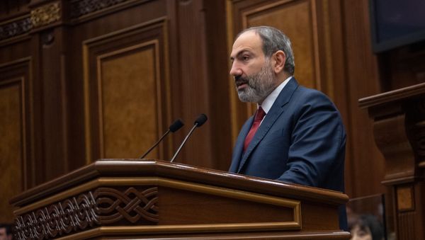 Премьер-министр Никол Пашинян на внеочередном заседании парламента Армении (12 февраля 2019). Еревaн - Sputnik Армения