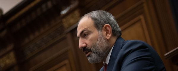 Премьер-министр Никол Пашинян на внеочередном заседании парламента Армении (12 февраля 2019). Еревaн - Sputnik Армения