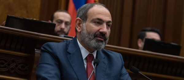 Премьер-министр Никол Пашинян на внеочередном заседании парламента Армении (12 февраля 2019). Еревaн - Sputnik Արմենիա