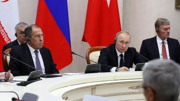 Делегация России, во главе президента Владимира Путина во время трёхсторонней встречи глав государств – гарантов астанинского процесса содействия сирийскому урегулированию (14 февраля 2019). Сочи - Sputnik Армения