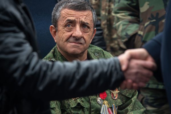 Члены Союза ветеранов войны в Афганистане возложили цветы к обелиску Героям Афганской войны (15 февраля 2019). Еревaн - Sputnik Армения