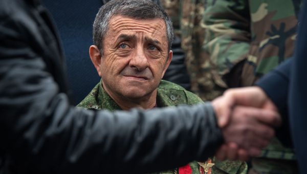 Члены Союза ветеранов войны в Афганистане возложили цветы к обелиску Героям Афганской войны (15 февраля 2019). Еревaн - Sputnik Армения
