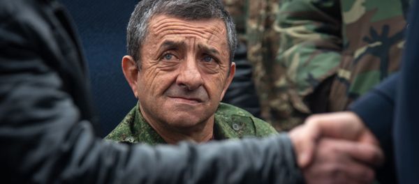 Члены Союза ветеранов войны в Афганистане возложили цветы к обелиску Героям Афганской войны (15 февраля 2019). Еревaн Члены Союза ветеранов войны в Афганистане возложили цветы к обелиску Героям Афганской войны (15 февраля 2019). Еревaн - Sputnik Армения