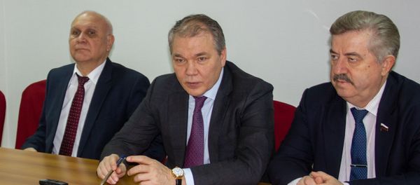Леонид Калашников на пресс-конференции Леонид Калашников на пресс-конференции - Sputnik Армения